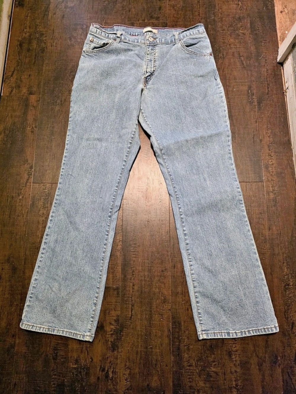 Levi's 550 blue jeans